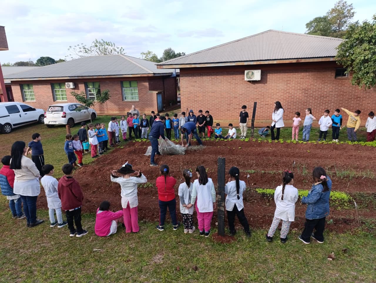 La Escuela 896 de Eldorado se sumó al Programa de Huertas Escolares  2